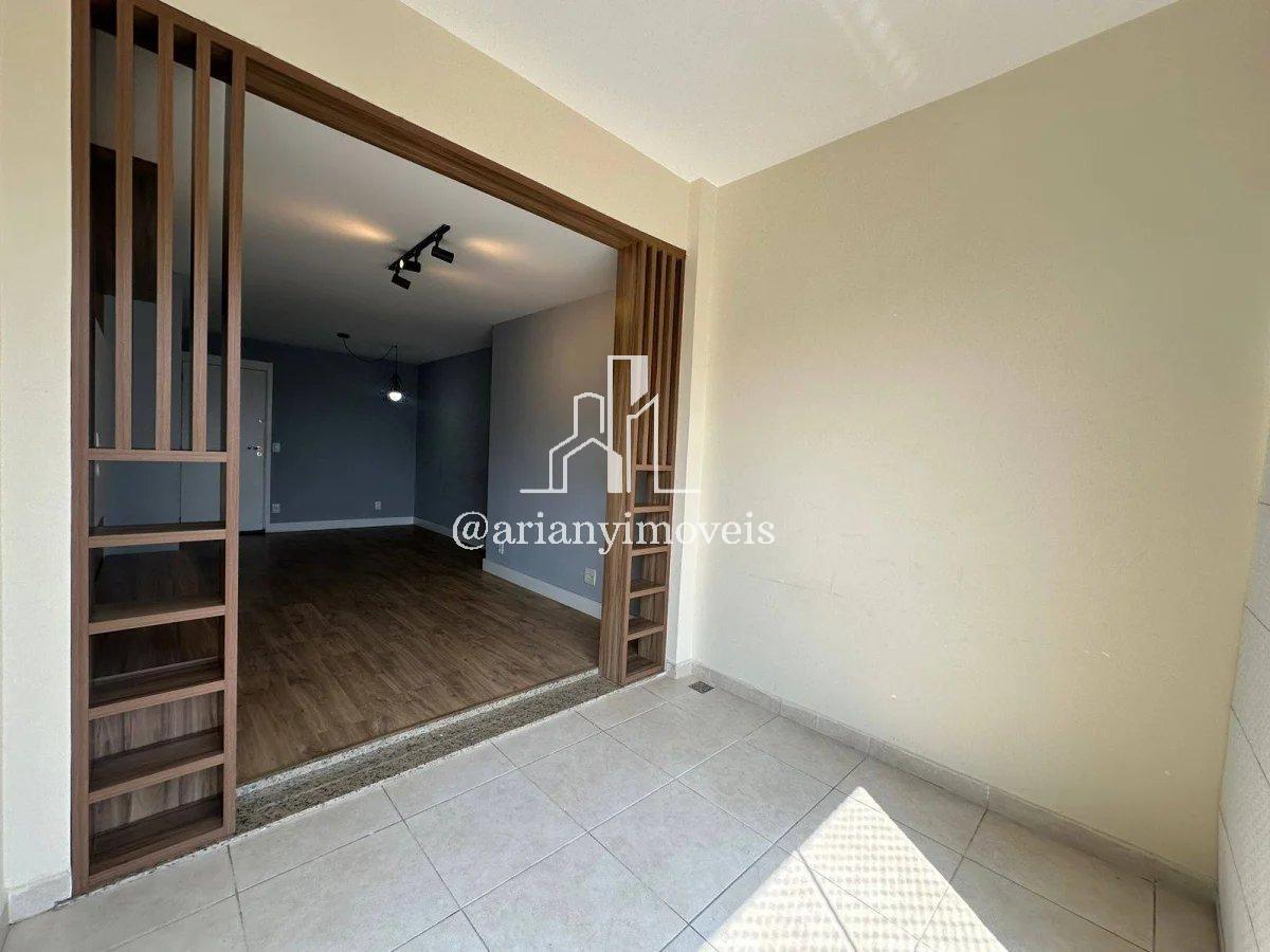 Apartamento à venda com 2 quartos, 70m² - Foto 3